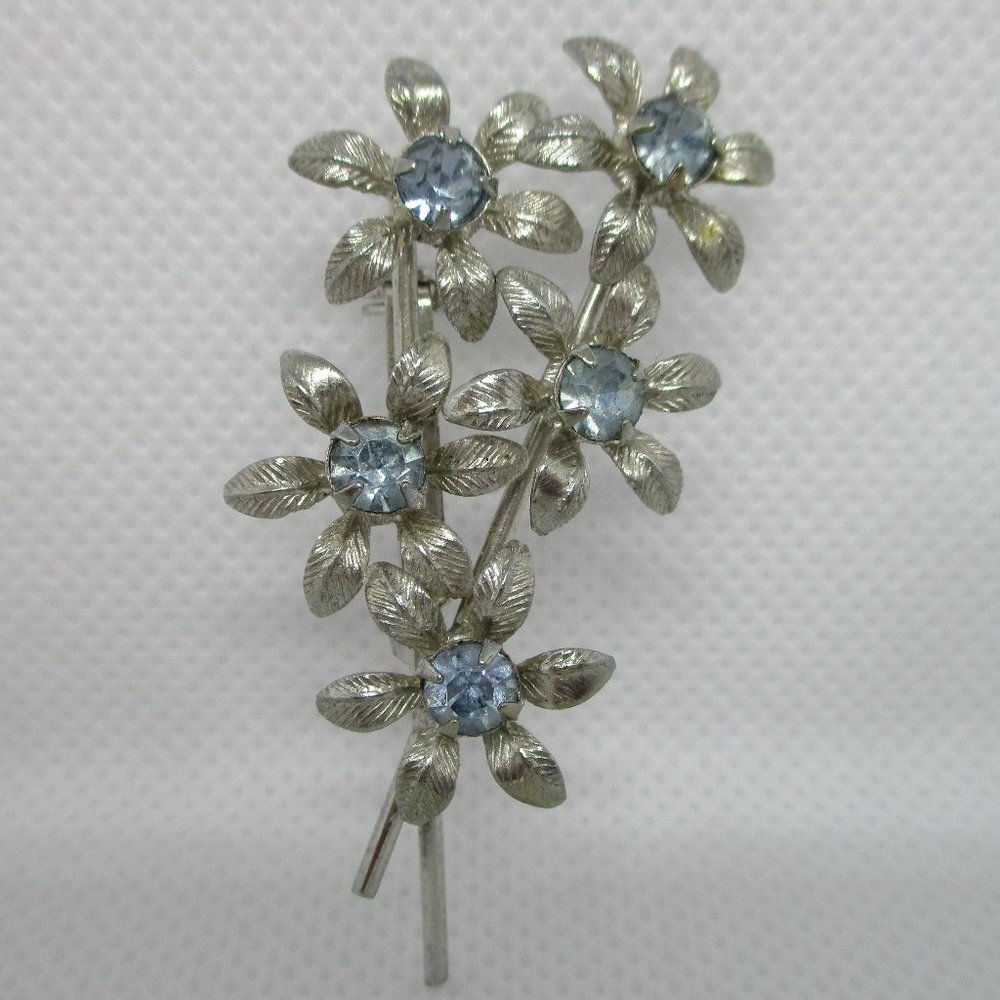 Bouquet Flowers Brooch Pin in Silver Tone with Baby Blue Rhinestone Jewelry